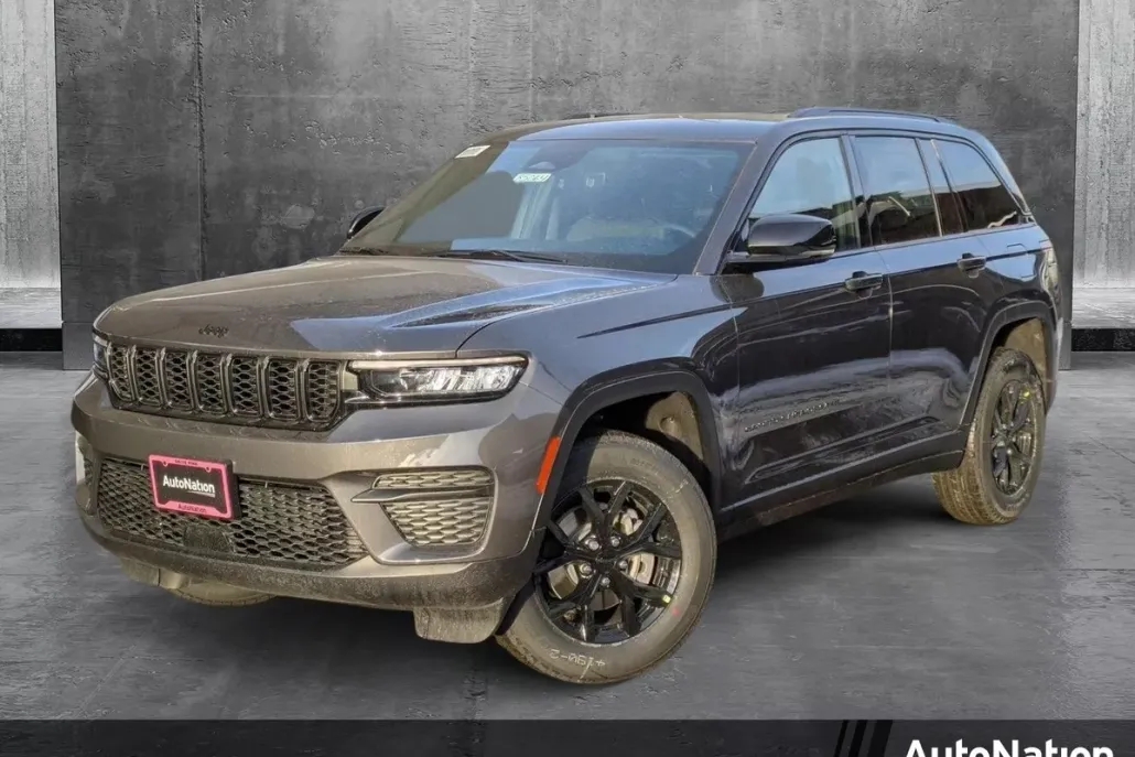 2025 Jeep Grand Cherokee Altitude photo 1