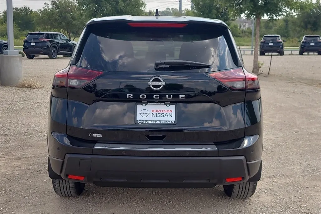 2026 Nissan Rogue SV photo 1
