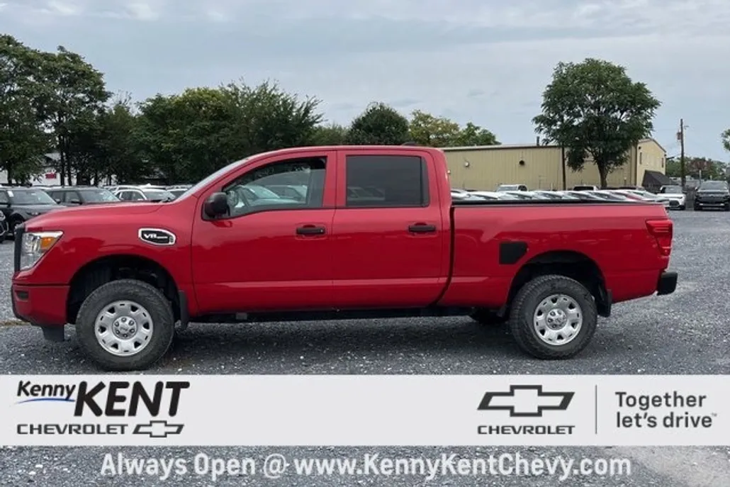 2022 Nissan Titan S photo 1