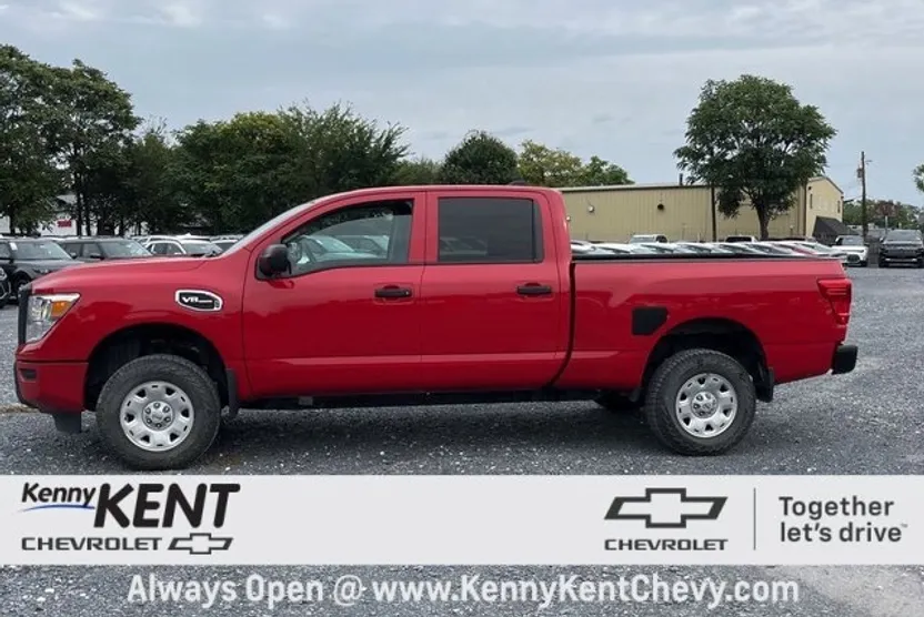 2022 Nissan Titan S photo 1