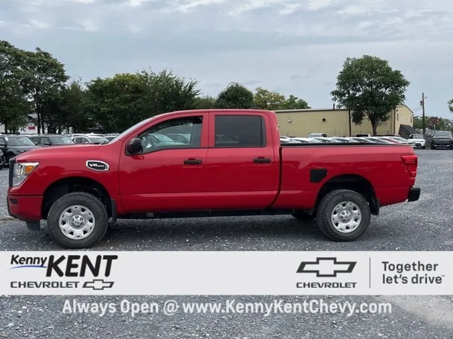 2022 Nissan Titan S photo 1