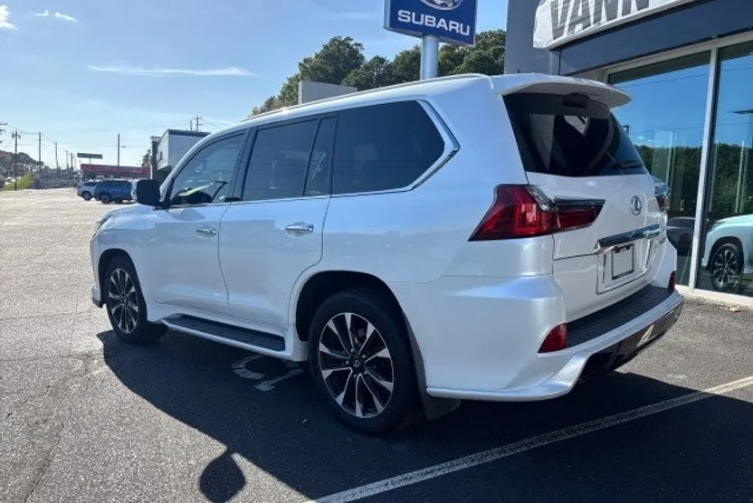 2021 Lexus LX 570 photo 1