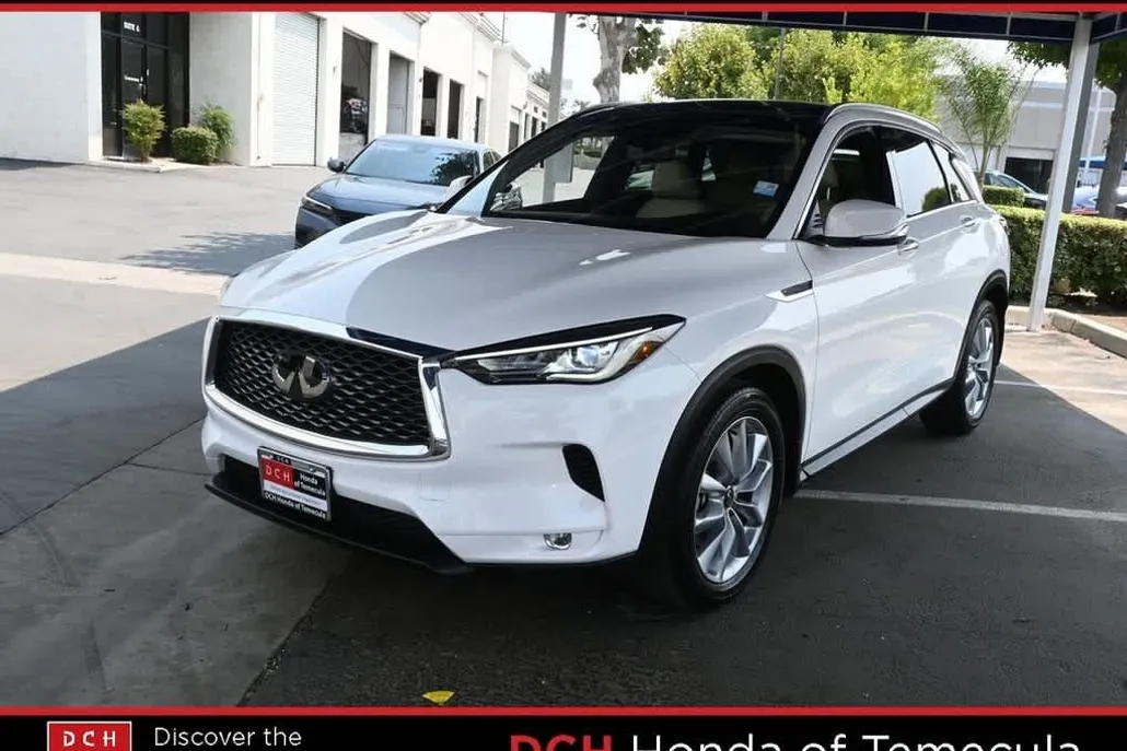 2022 Infiniti QX50 Luxe photo 1