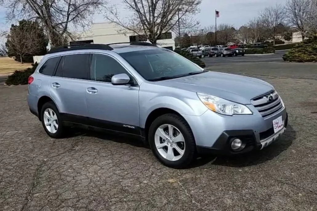 2014 Subaru Outback 2.5i Limited photo 1