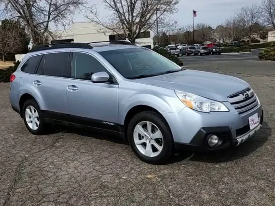 2014 Subaru Outback 2.5i Limited photo 1