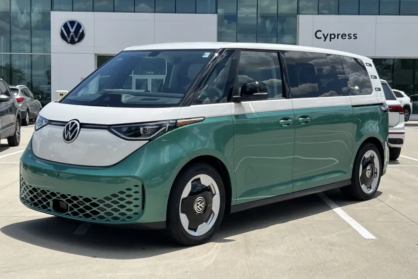 2025 Volkswagen ID. Buzz Pro S photo 1