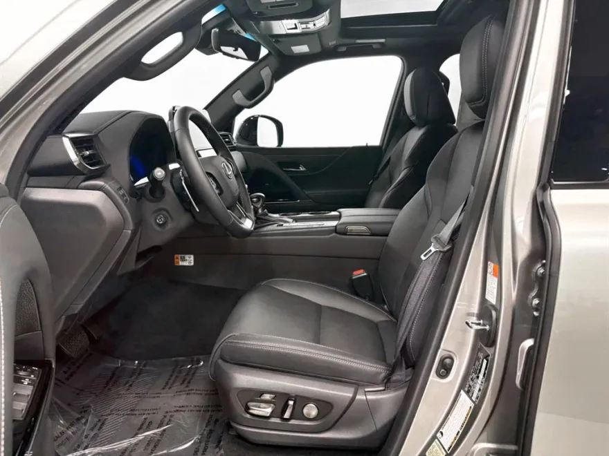 2025 Lexus LX Premium photo 1