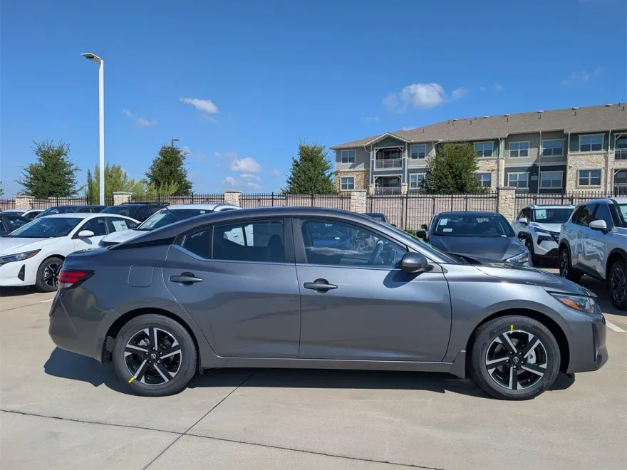 2025 Nissan Sentra SV photo 1