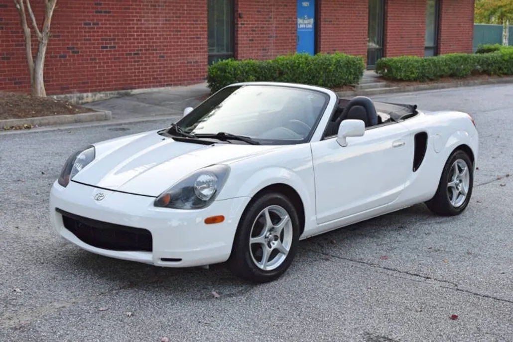 2002 Toyota MR2 Spyder photo 1