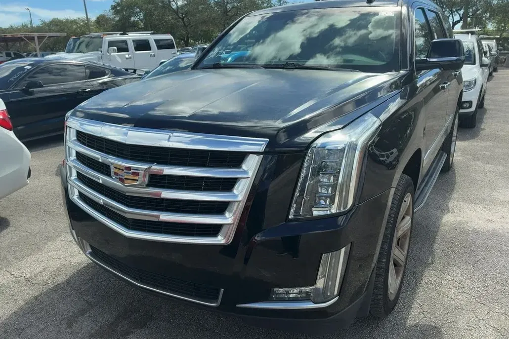 2018 Cadillac Escalade Luxury photo 1