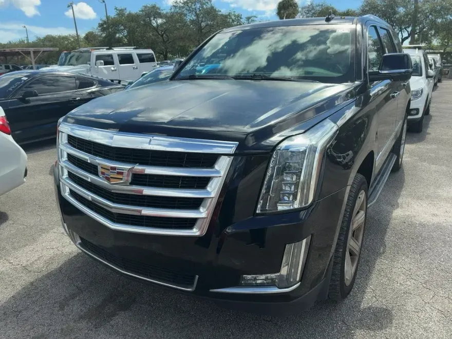 2018 Cadillac Escalade Luxury photo 1