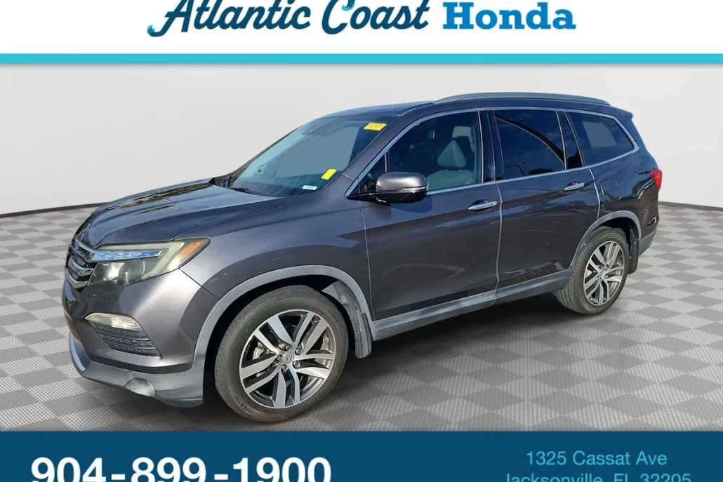 2017 Honda Pilot Touring photo 1