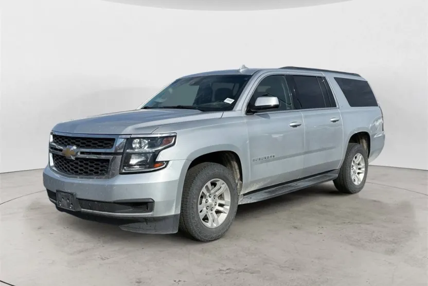 2018 Chevrolet Suburban LT photo 1