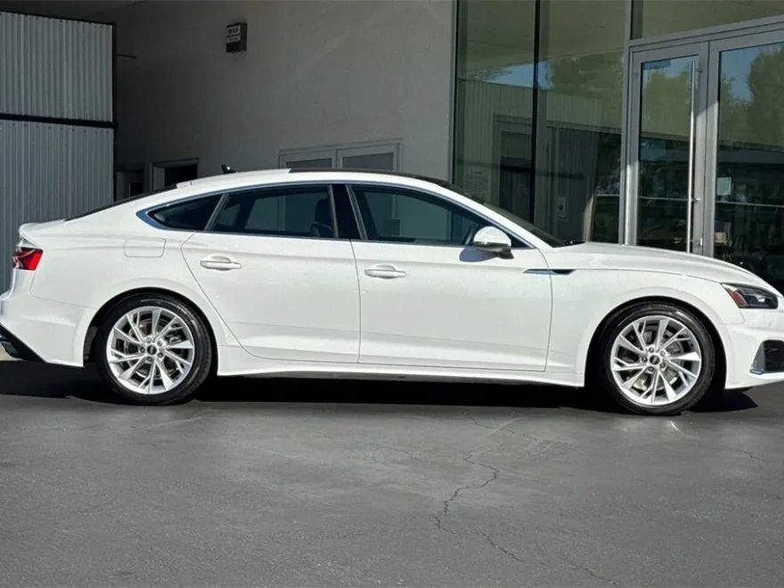 2021 Audi A5 40 Premium photo 1