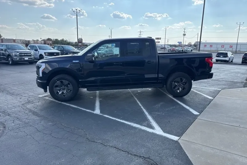 2025 Ford F-150 Lightning photo 1