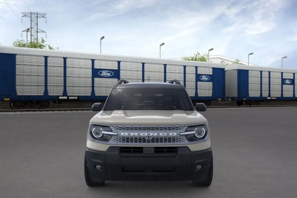2025 Ford Bronco Sport Outer Banks photo 1