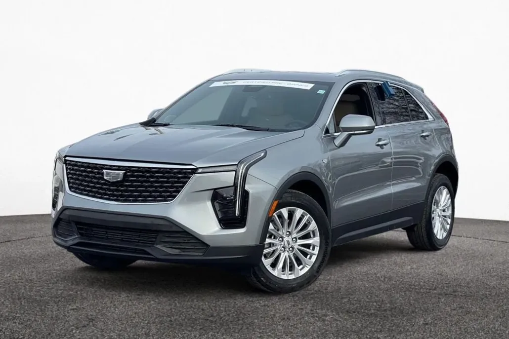 2024 Cadillac XT4 Luxury photo 1