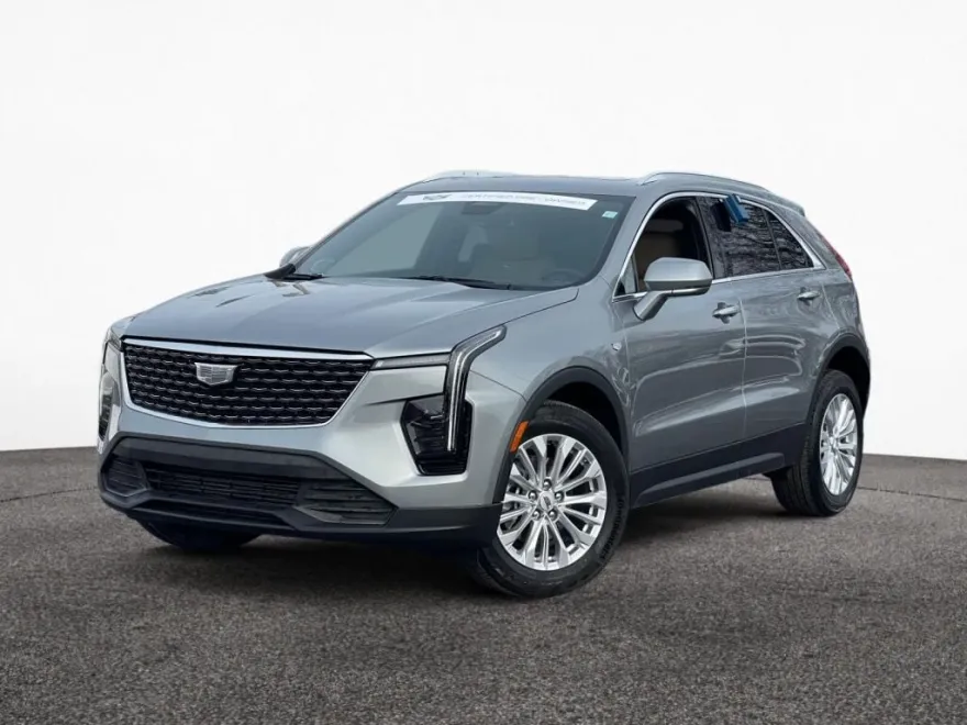 2024 Cadillac XT4 Luxury photo 1