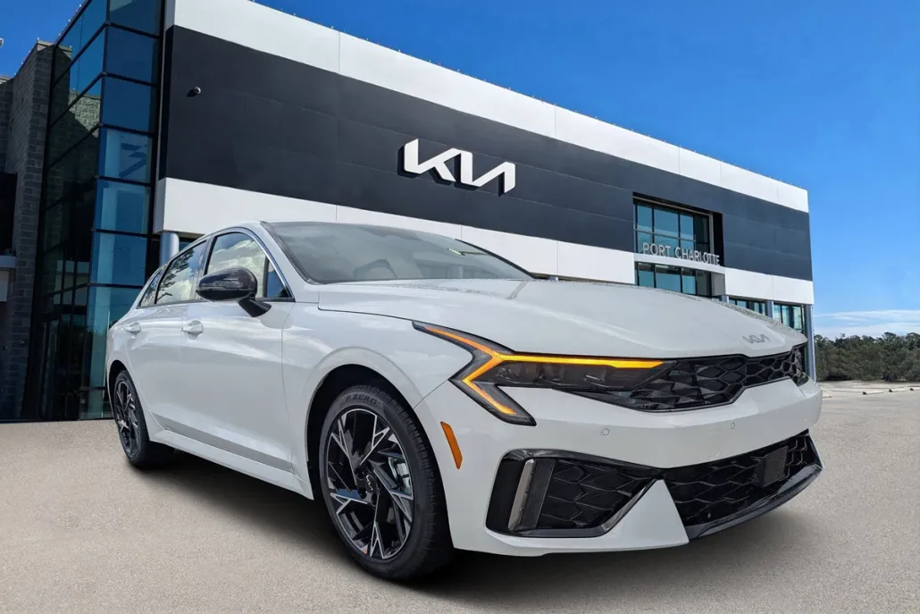 2026 Kia K5 GT-Line photo 1