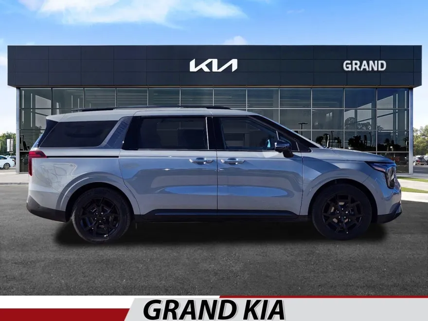 2025 Kia Carnival SX Prestige photo 1