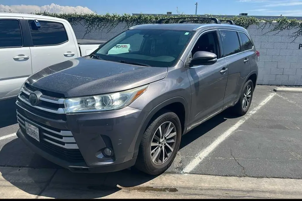 2018 Toyota Highlander XLE photo 1