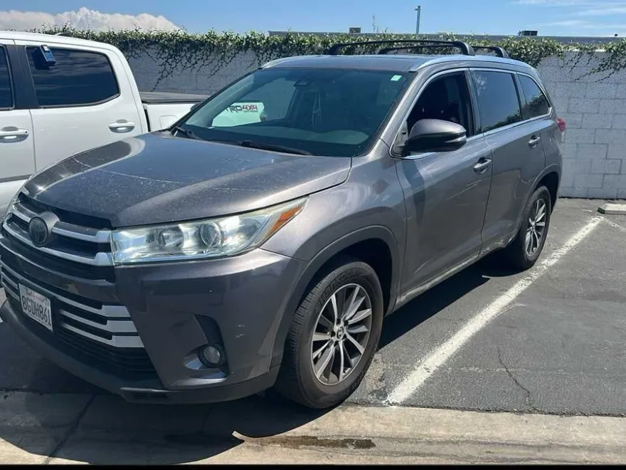 2018 Toyota Highlander XLE photo 1