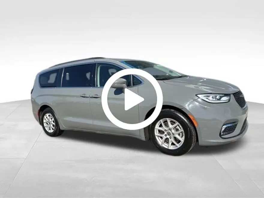 2022 Chrysler Pacifica Touring L photo 1