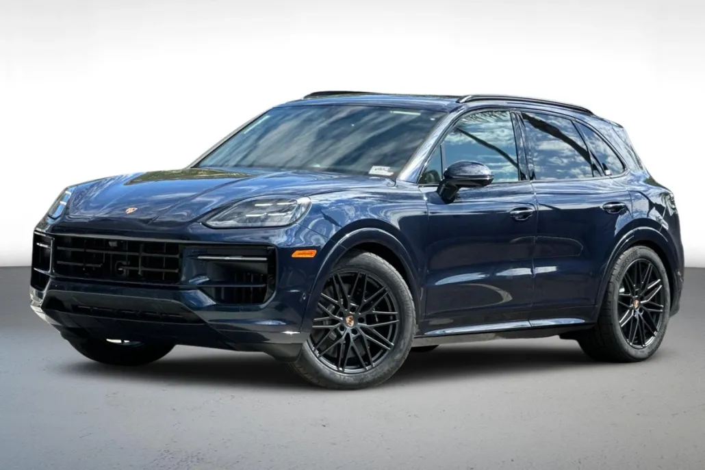 2025 Porsche Cayenne GTS photo 1