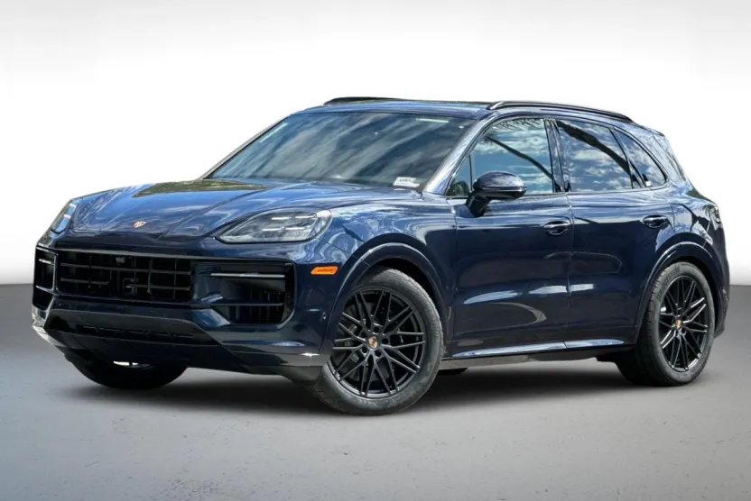 2025 Porsche Cayenne GTS photo 1