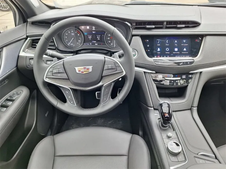 2025 Cadillac XT5 Sport photo 9