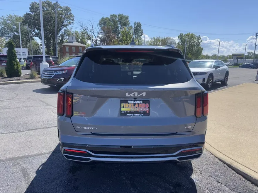 2023 Kia Sorento SX photo 1