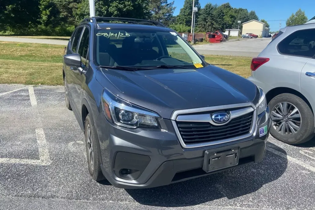 2020 Subaru Forester Premium photo 1