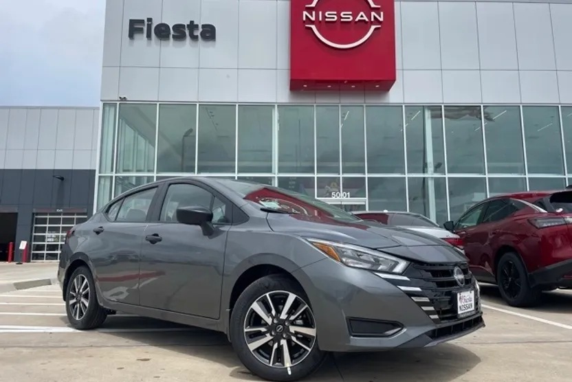 2025 Nissan Versa S photo 1
