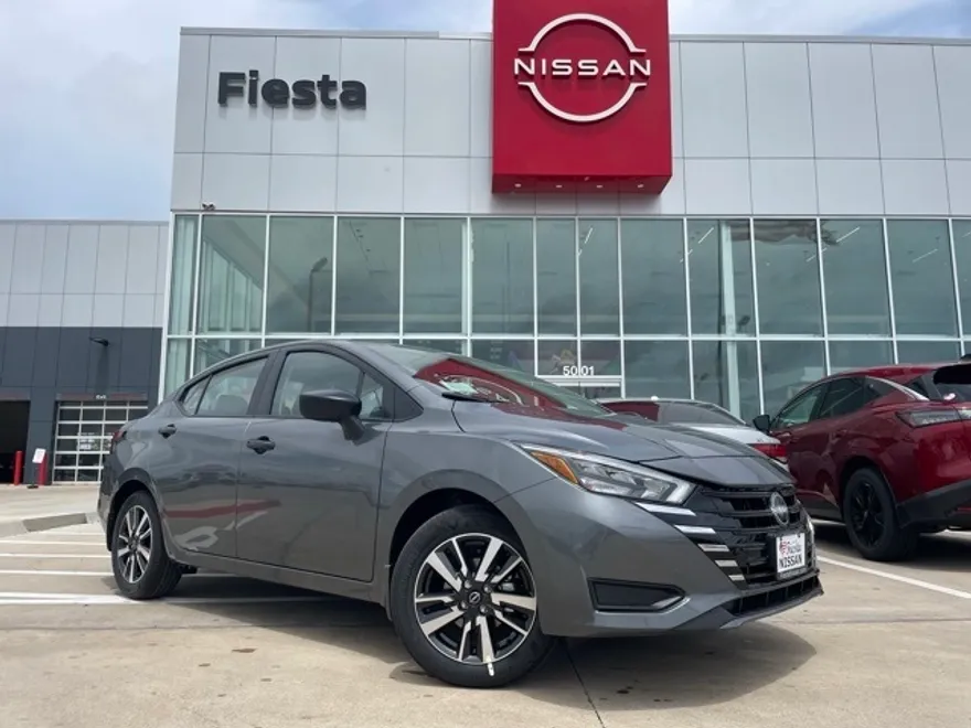 2025 Nissan Versa S photo 1