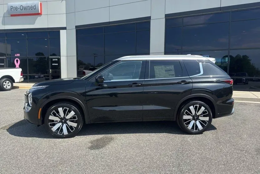2025 Mitsubishi Outlander SEL 2.5 S-AWC photo 1