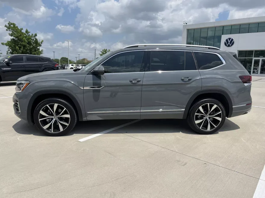 2025 Volkswagen Atlas SEL Premium R-Line photo 1