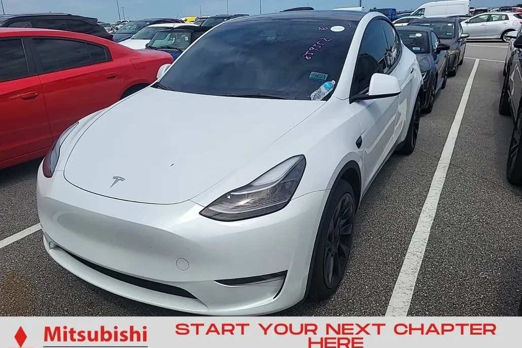 2023 Tesla Model Y Long Range photo 1