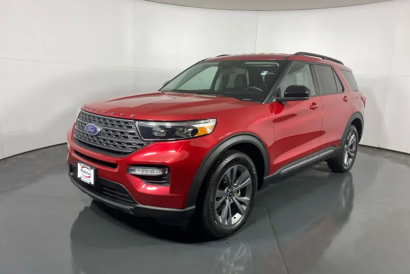 2022 Ford Explorer XLT photo 1