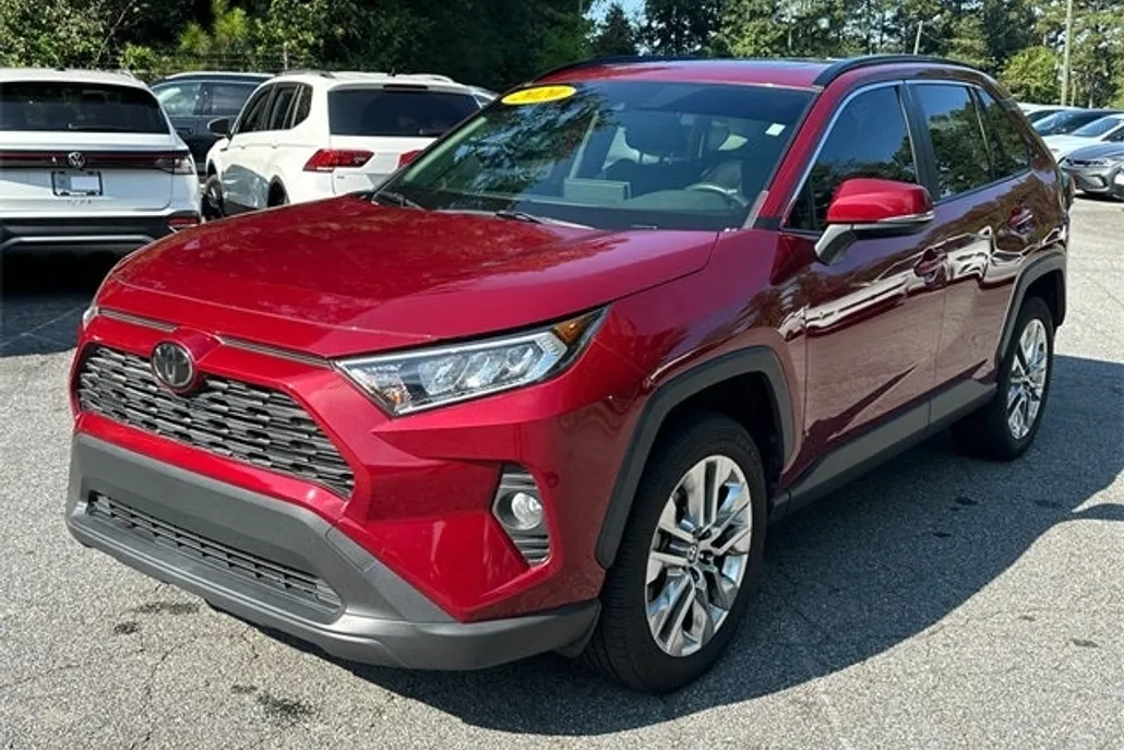 2020 Toyota RAV4 XLE Premium photo 1