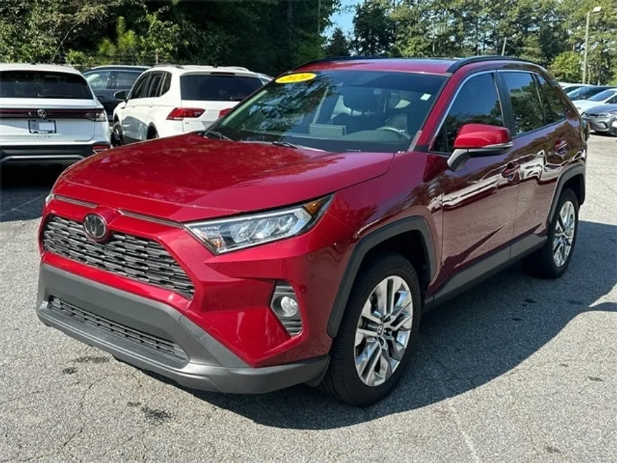 2020 Toyota RAV4 XLE Premium photo 1