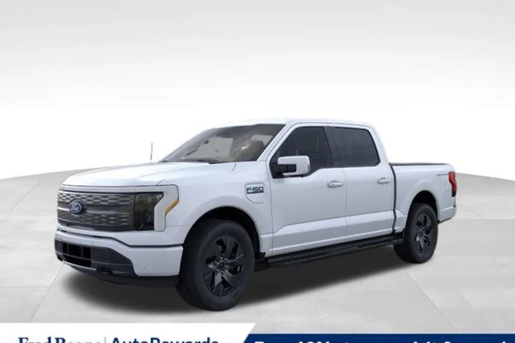 2025 Ford F-150 Lightning Lariat photo 1