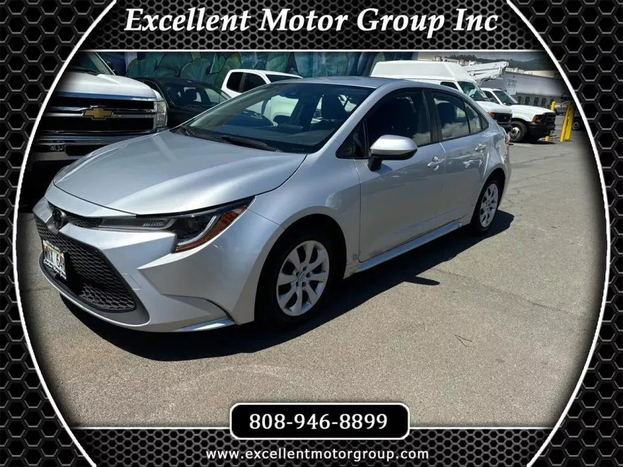 2022 Toyota Corolla LE photo 1