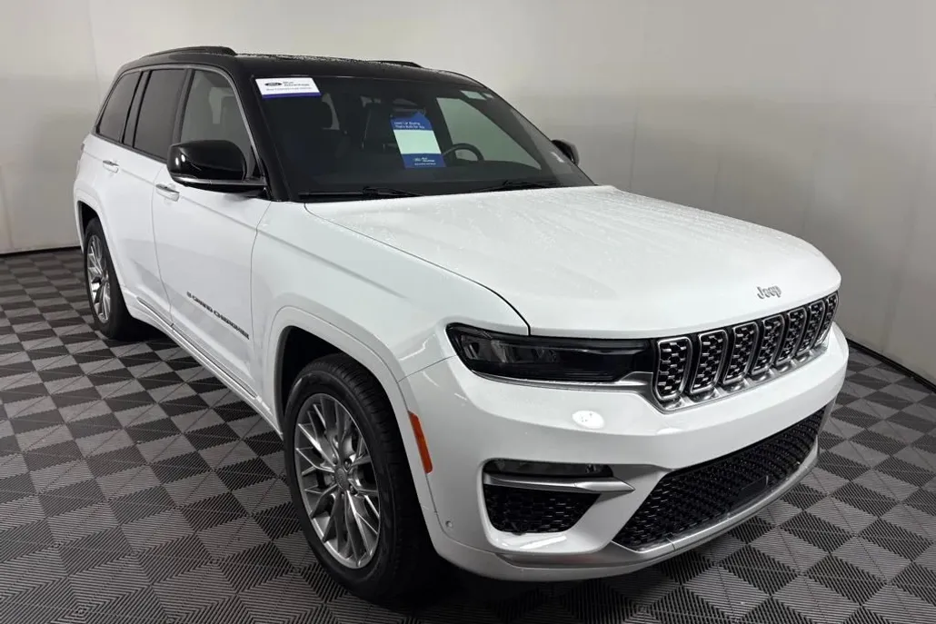 2024 Jeep Grand Cherokee Summit photo 1