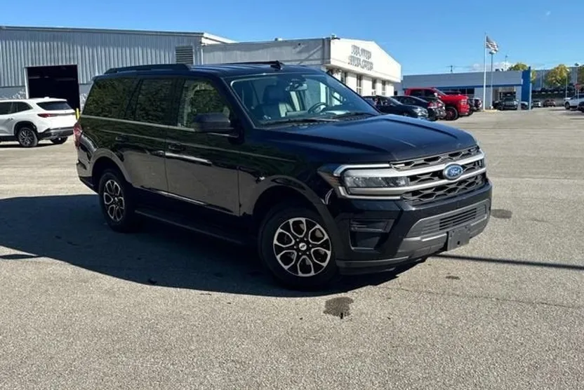 2024 Ford Expedition XLT photo 1