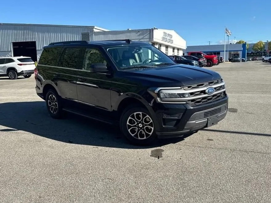 2024 Ford Expedition XLT photo 1