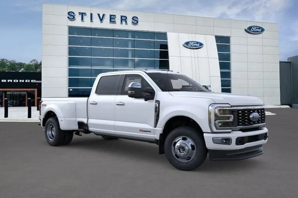 2026 Ford F-350 Platinum photo 1