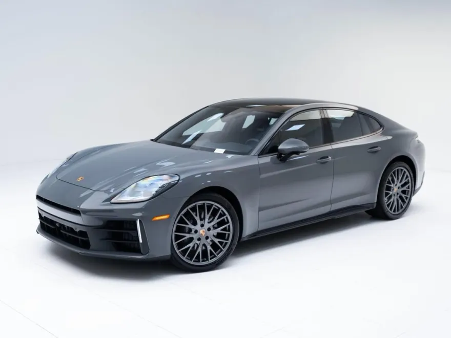 2025 Porsche Panamera 4 photo 1