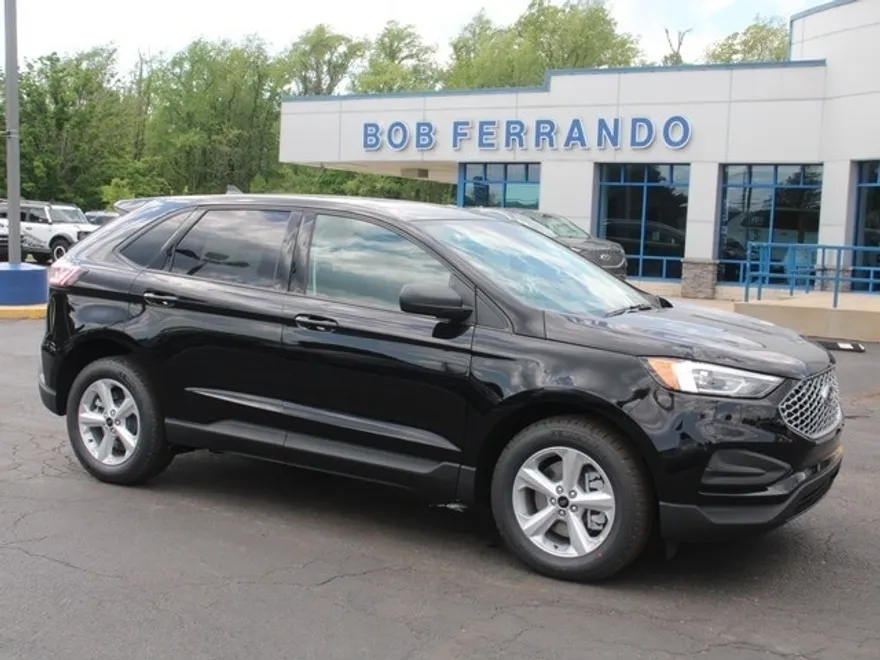 2024 Ford Edge SE photo 1