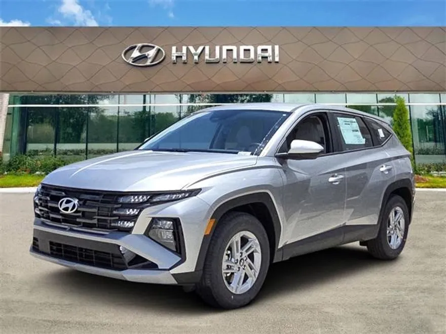 2026 Hyundai Tucson SE photo 1