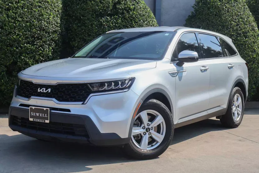 2022 Kia Sorento LX photo 1
